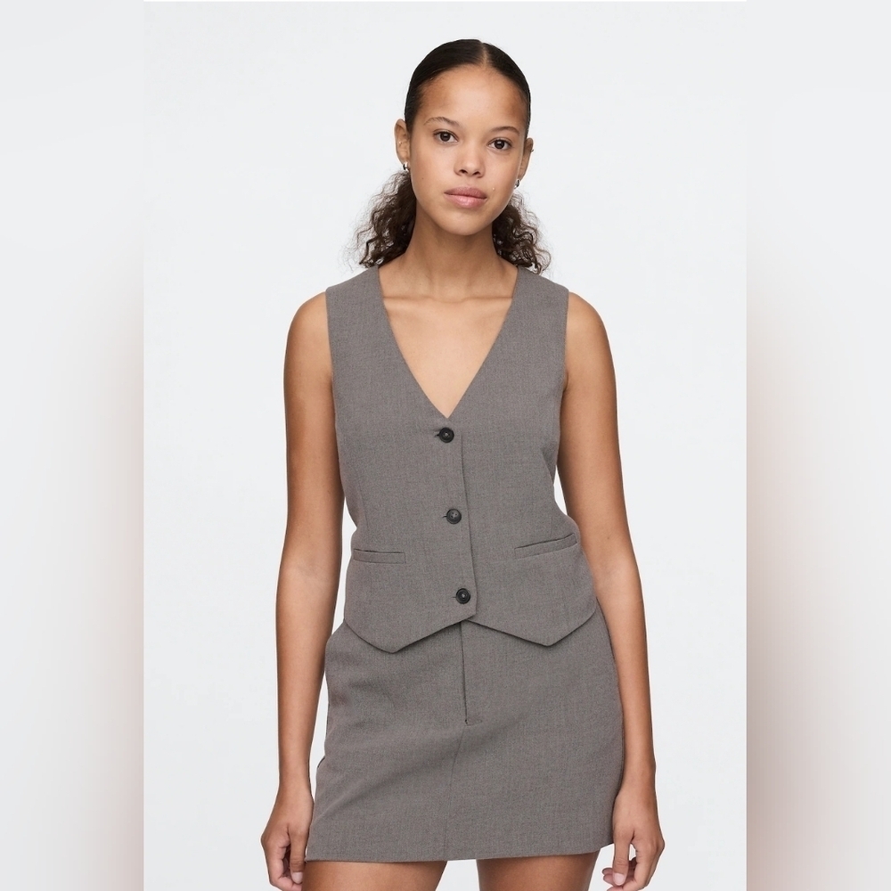 NWT GAP Cropped Vest Size L